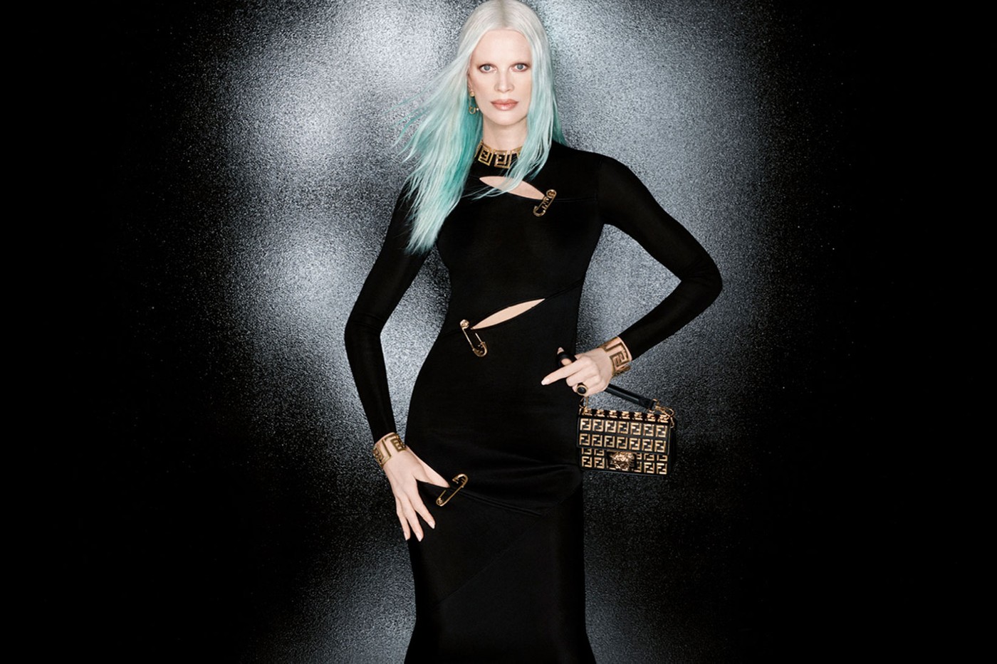 Fendi и Versace показали кампанию совместной коллекции Fendace (фото 6)