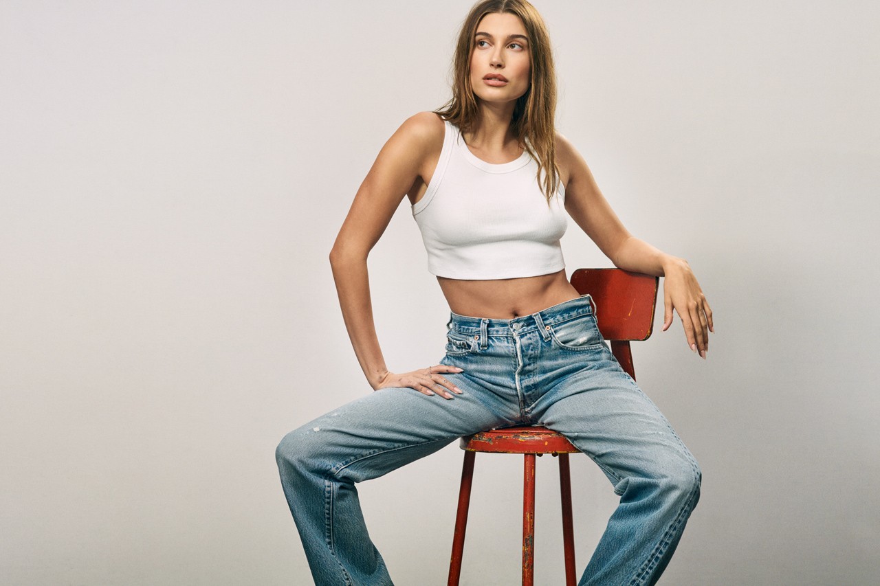 Хейли Бибер снялась в кампании джинсов Levi's 501 (фото 1)