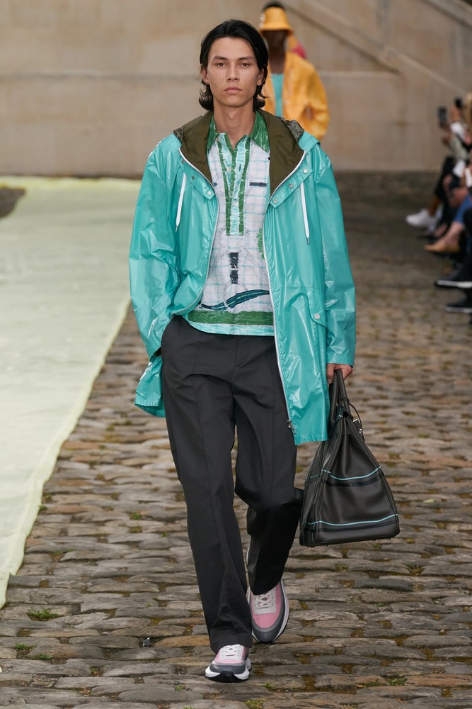 Неделя моды в Париже 2023: взгляд на показ Louis Vuitton Prêt-à-Porter Femme SS 2024