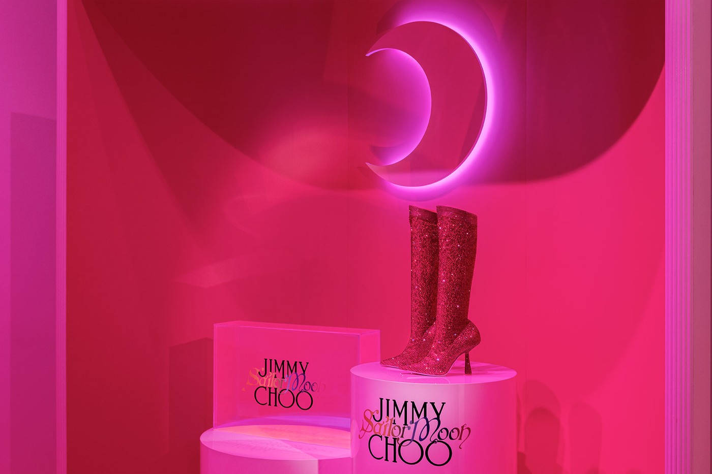 Jimmy Choo объединился с «Сейлор Мун» для создания сапог (фото 2)