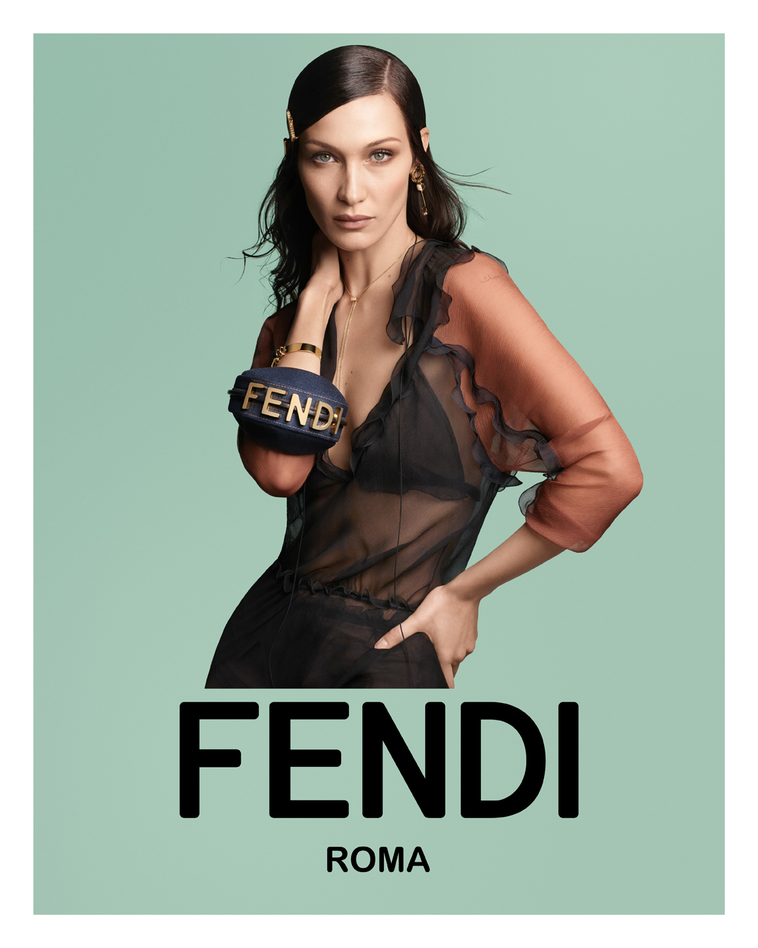 Белла Хадид стала лицом новой кампании Fendi (фото 1)