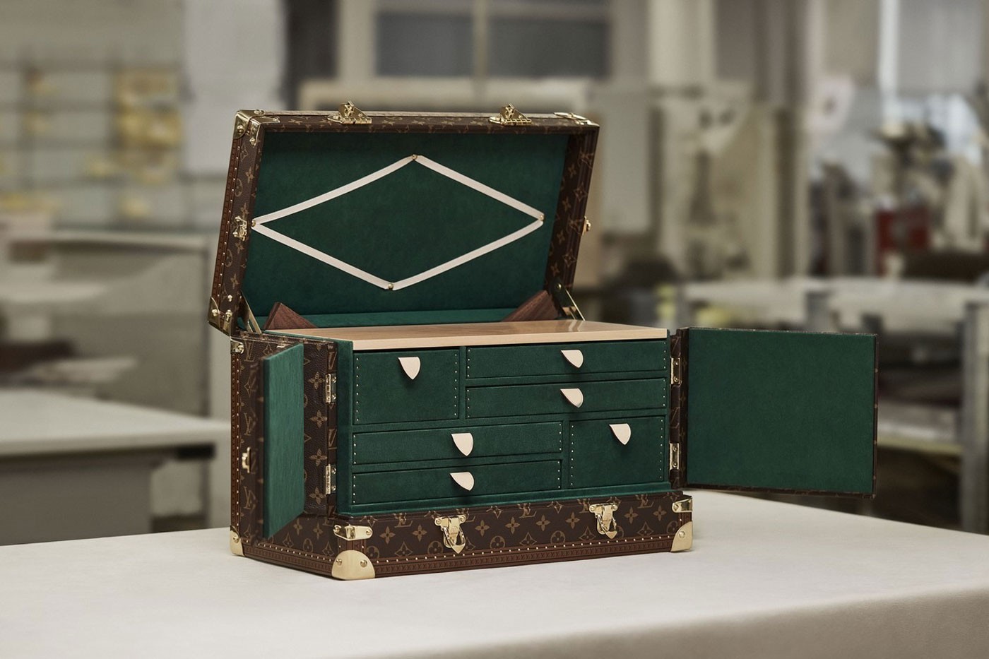 Louis Vuitton выпустил набор для игры в маджонг (фото 2)