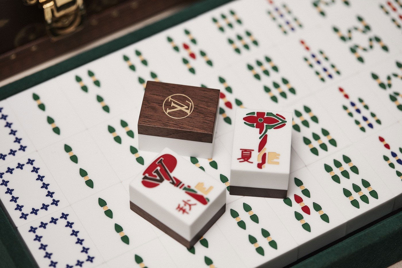 Louis Vuitton выпустил набор для игры в маджонг (фото 5)