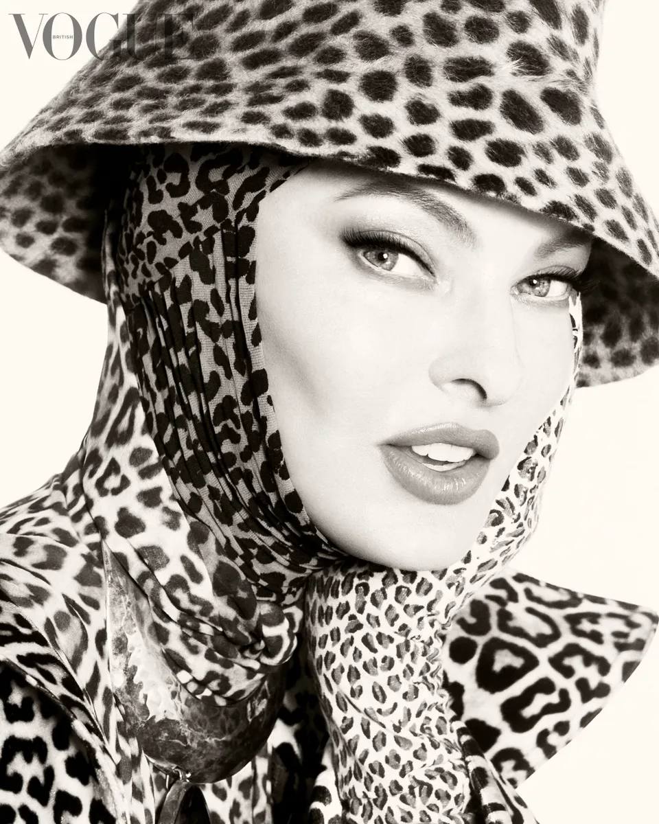Линда Евангелиста снялась для обложки британского Vogue (фото 4)