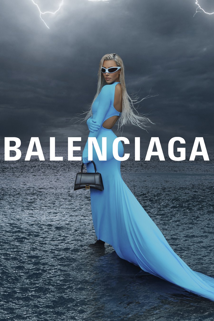 Ким Кардашьян снялась в зимней кампании Balenciaga (фото 1)