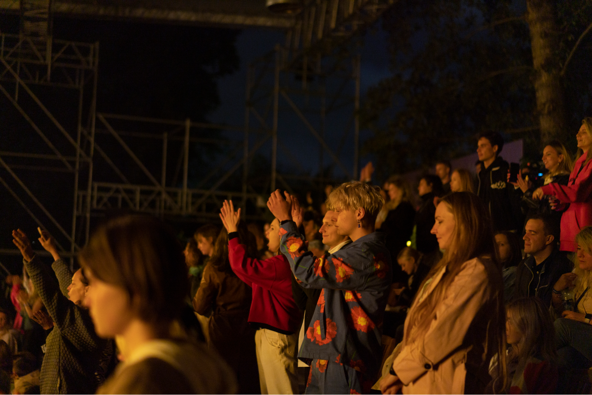 «Плюс Дача» в парке Горького завершилась камерным концертом группы «Звери» (фото 5)