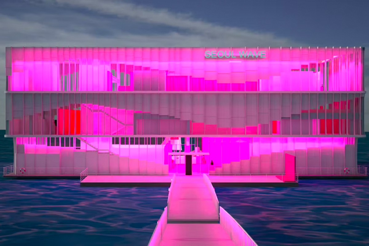 Valentino устанавливает розовые инсталляции по всему миру (фото 1)