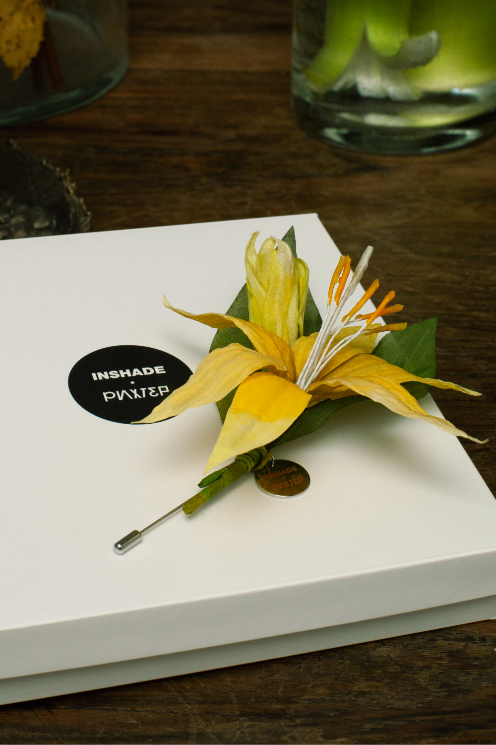 Inshade и «Рихтер» выпустили броши в форме цветов (фото 2)