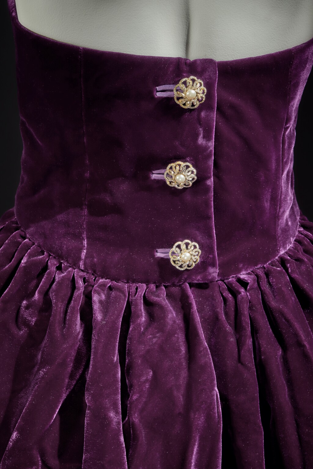 Платье принцессы Дианы выставили на аукцион во второй раз (фото 2)