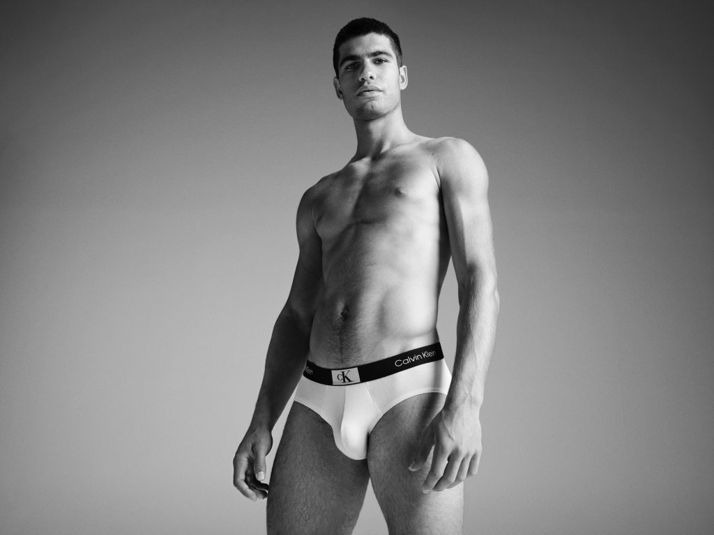 Карлос Алькарас снялся в кампании Calvin Klein (фото 2)