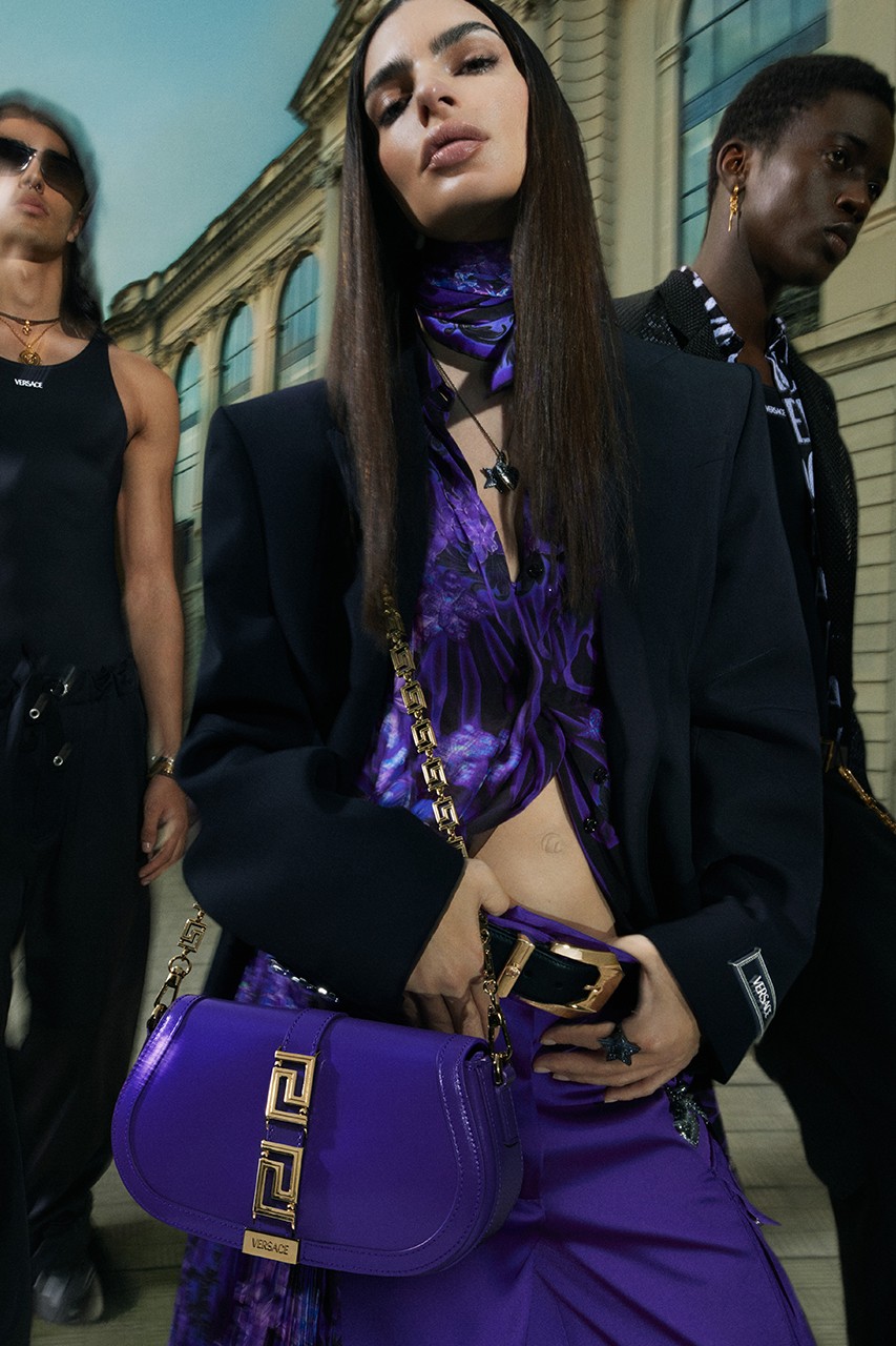 Эмили Ратаковски снялась в кампании Versace (фото 2)