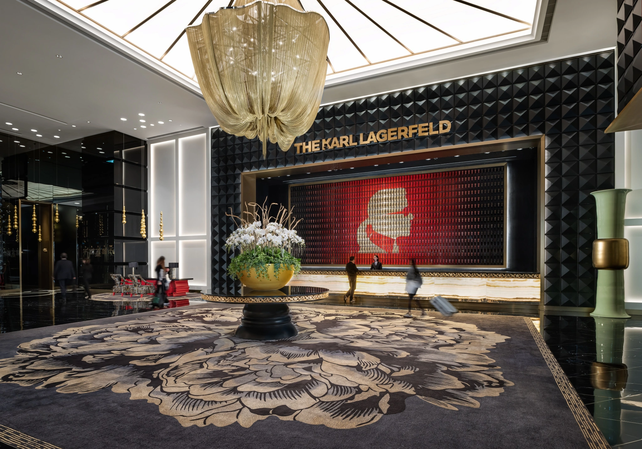 Отель Karl Lagerfeld в Макао официально откроется в июне (фото 2)