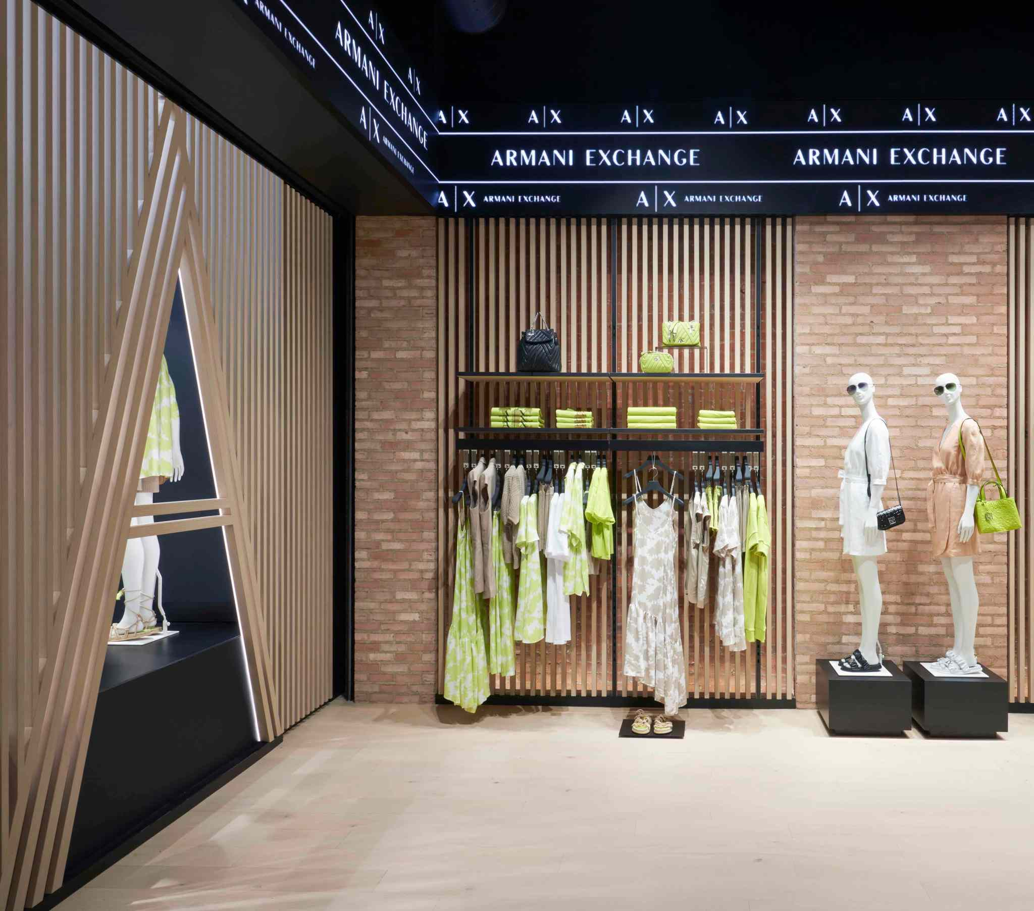 Armani Exchange открыл новый флагманский магазин в Сохо (фото 1)