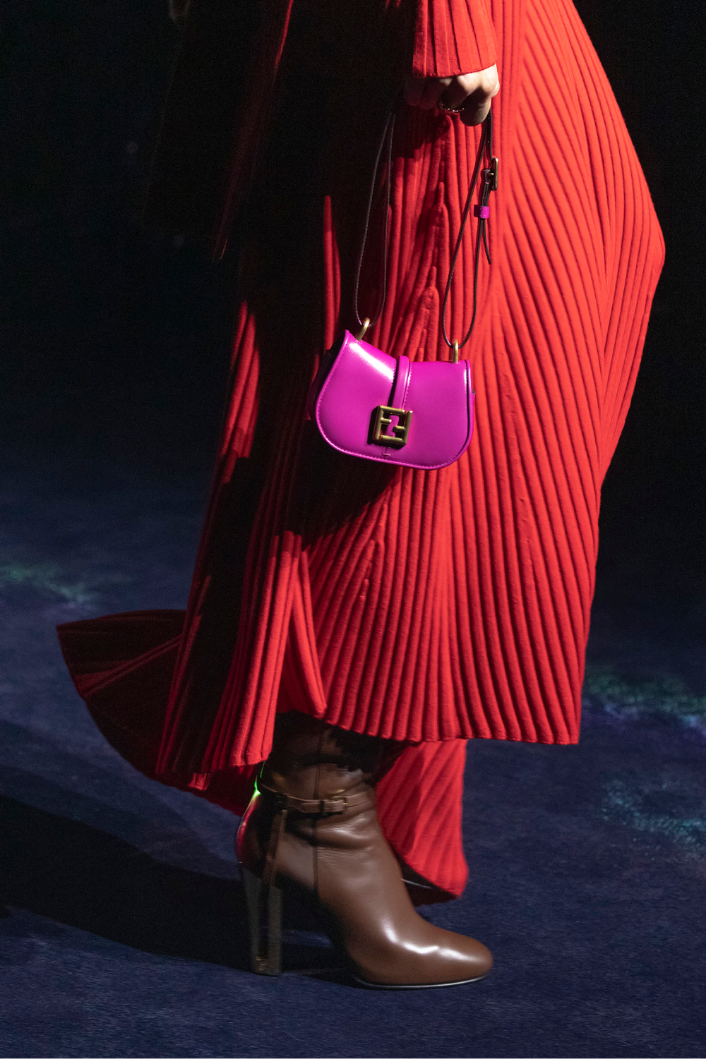 Fendi показал новую модель сумки C'mon (фото 5)
