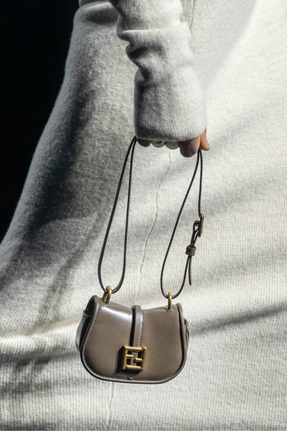 Fendi показал новую модель сумки C'mon (фото 2)