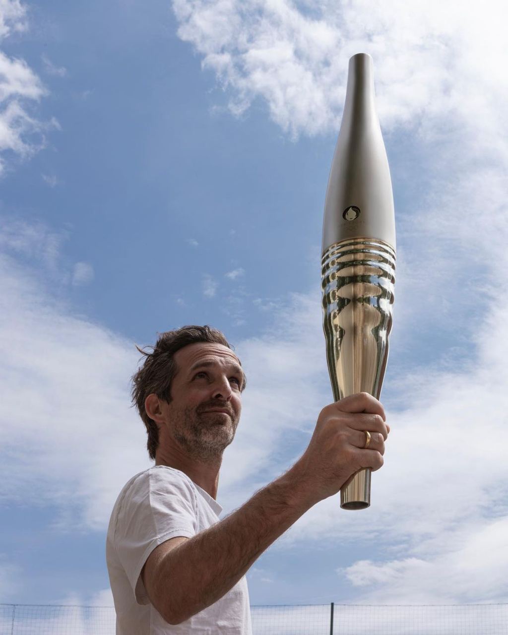Стало известно, как будет выглядеть факел Олимпийских игр в Париже (фото 1)