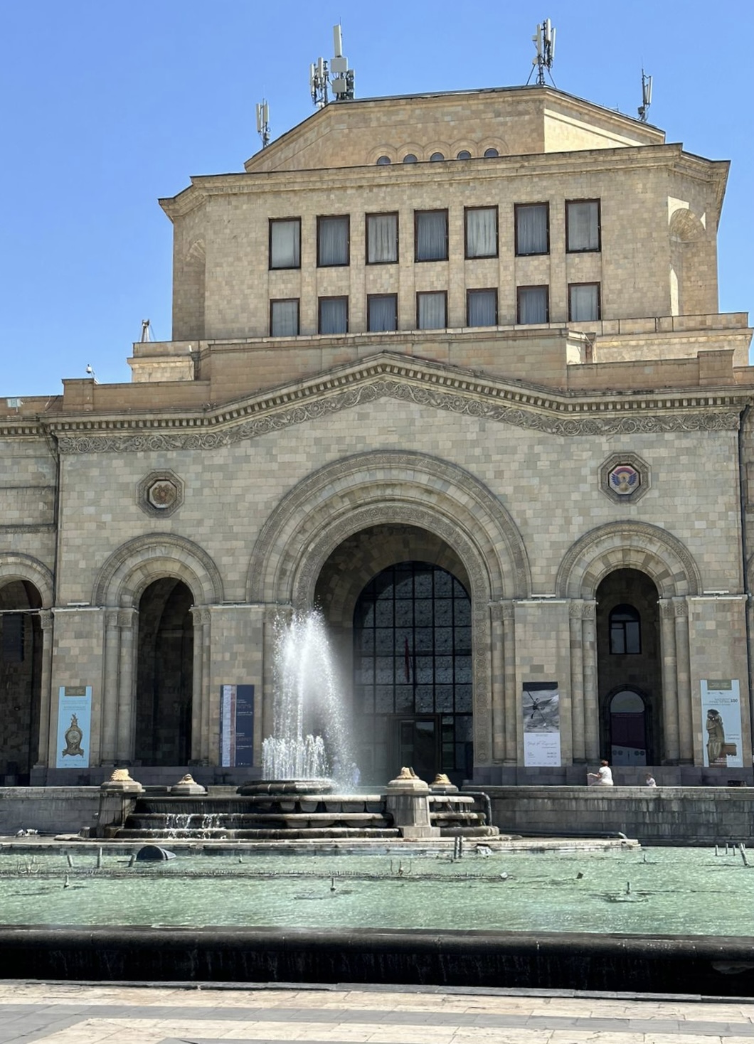Фонтаны, парки и арт-объекты: как интересно провести выходные в Ереване. Краткий гид BURO. (фото 7)