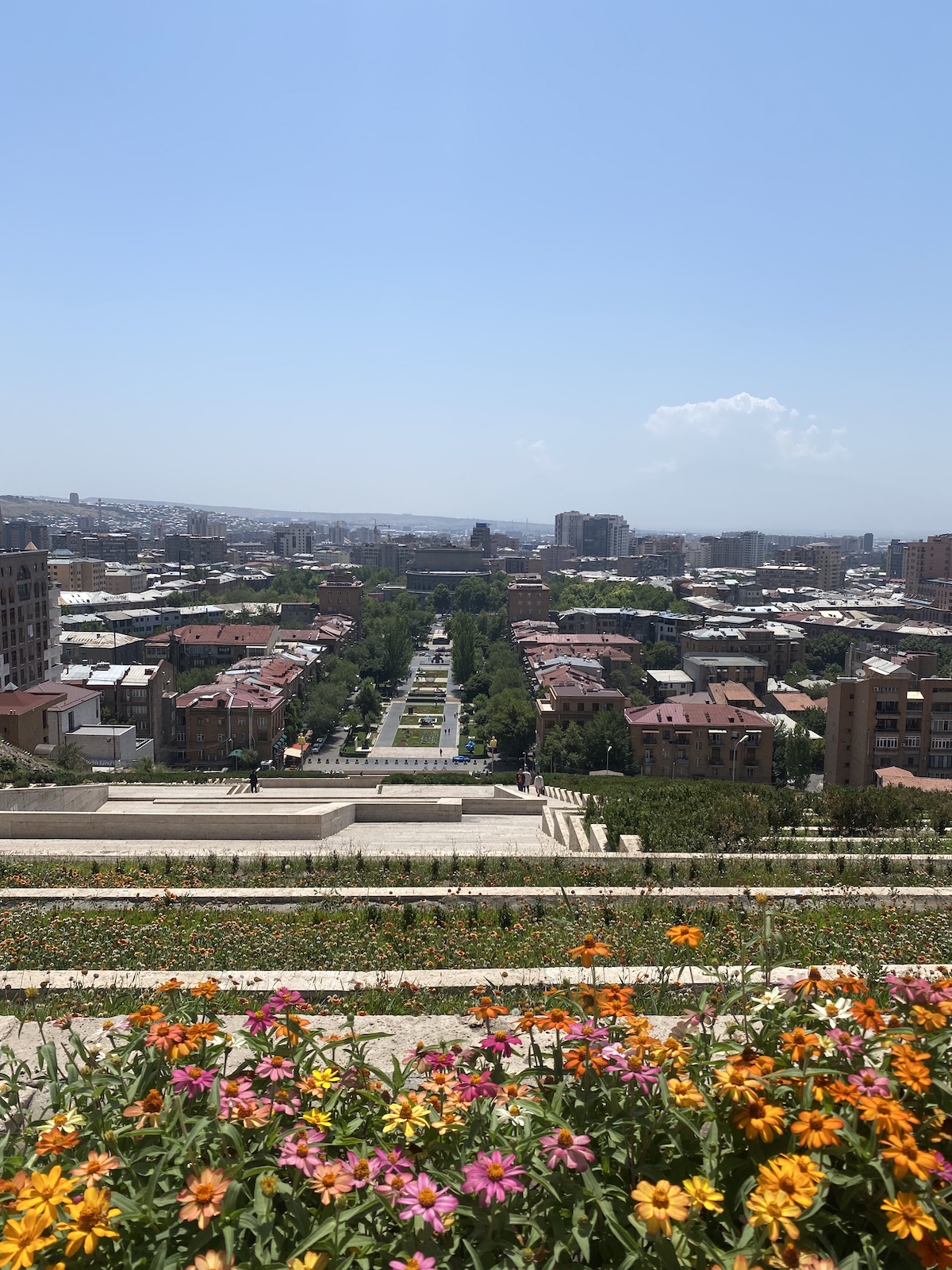 Фонтаны, парки и арт-объекты: как интересно провести выходные в Ереване. Краткий гид BURO. (фото 17)
