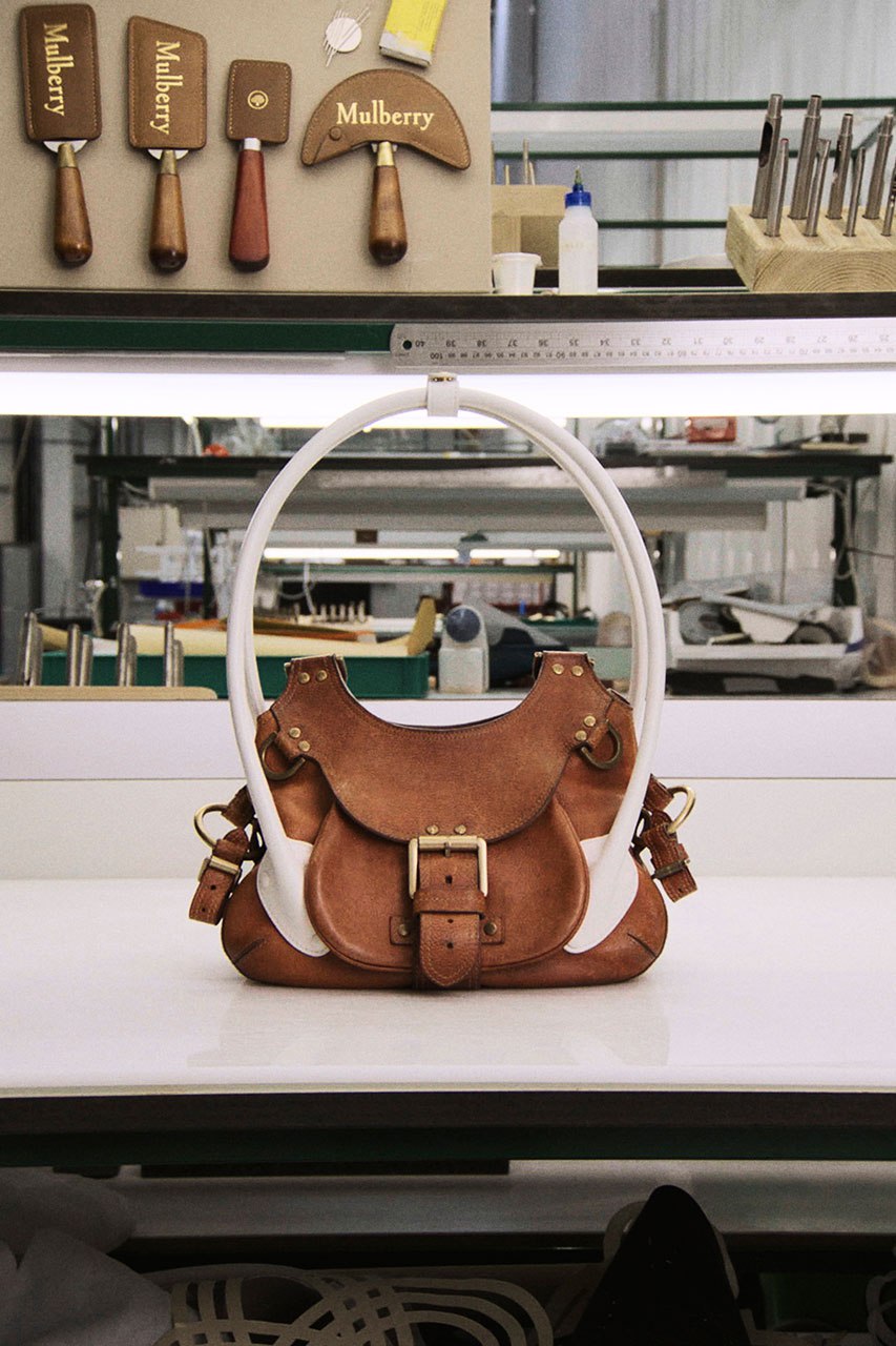 Стефан Кук и Джейк Берт переосмыслили 27 моделей сумок Mulberry (фото 2)