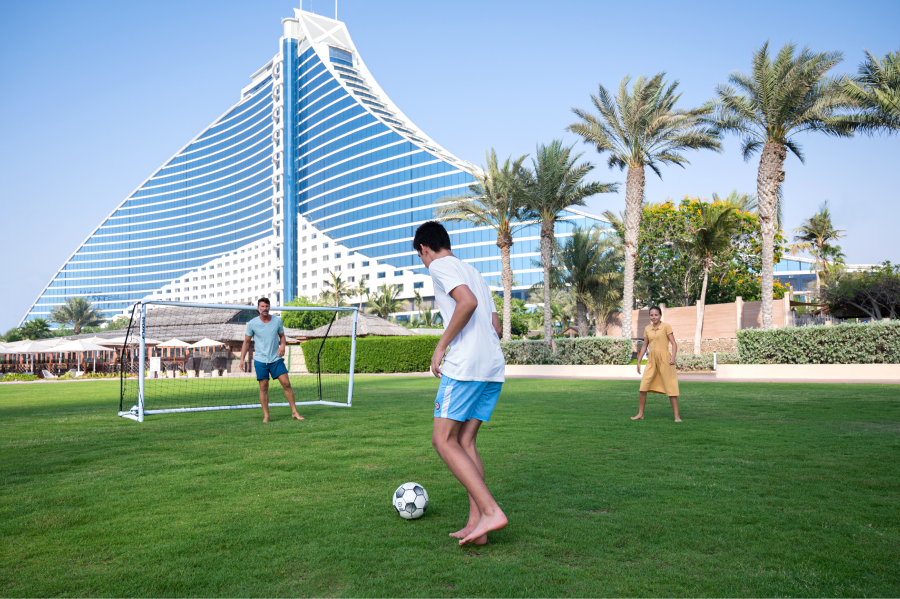 Отель Jumeirah Beach Hotel приглашает провести отпуск в Дубае (фото 3)