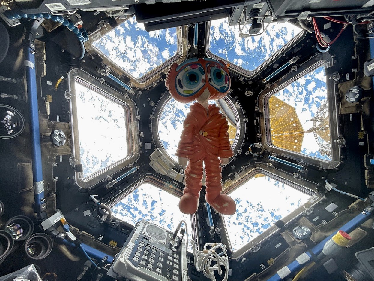 Скульптура российского художника Тараса Желтышева побывала в космосе (фото 1)
