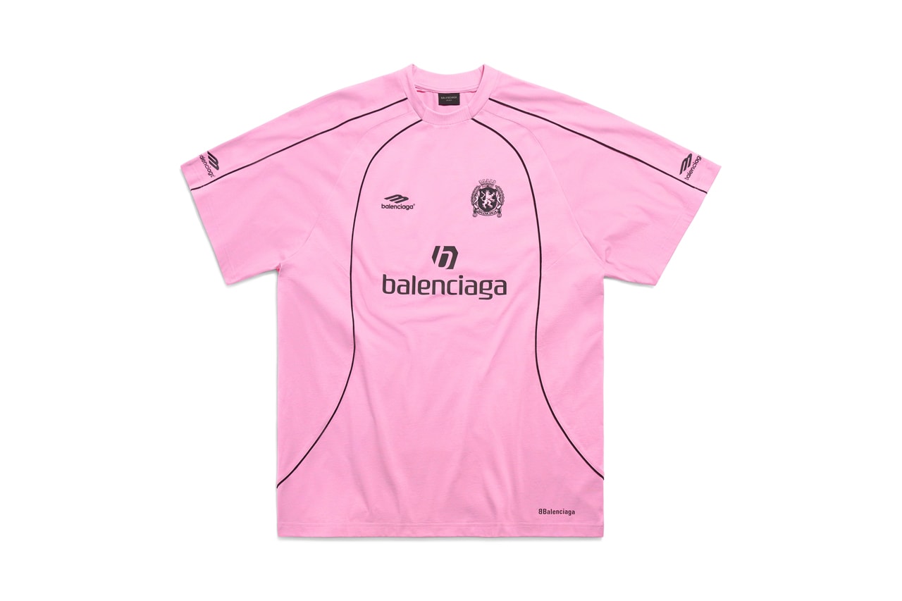 Balenciaga показал капсульную коллекцию, вдохновленную футболом (фото 5)