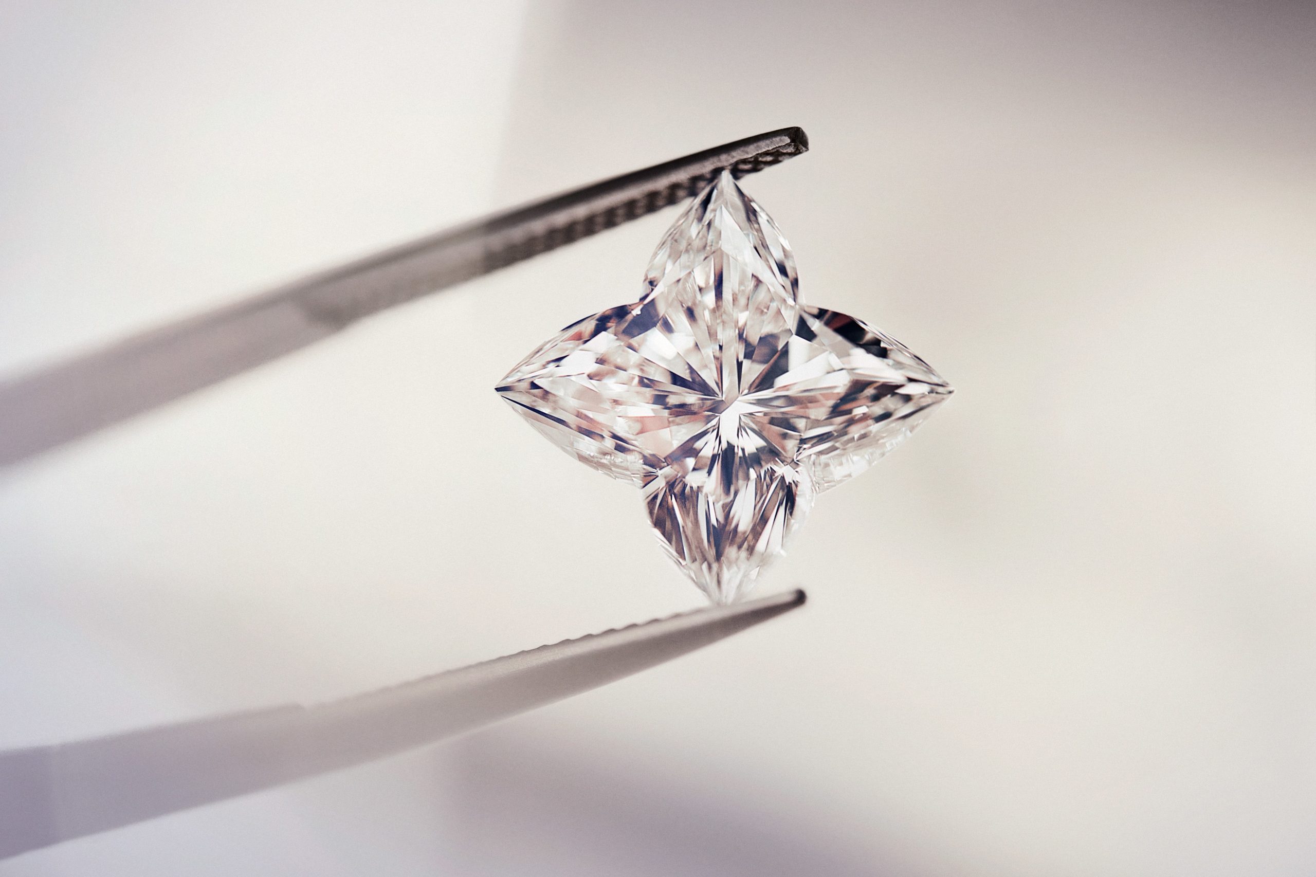 Louis Vuitton запускает линию LV Diamonds (фото 1)
