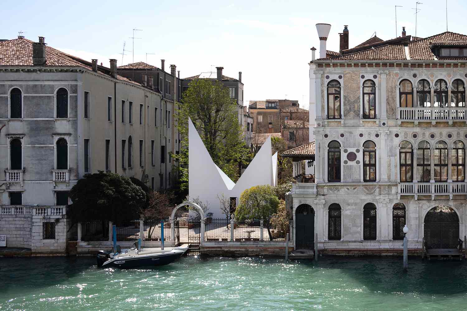 Burberry выступит спонсором 60-й Венецианской биеннале (фото 1)
