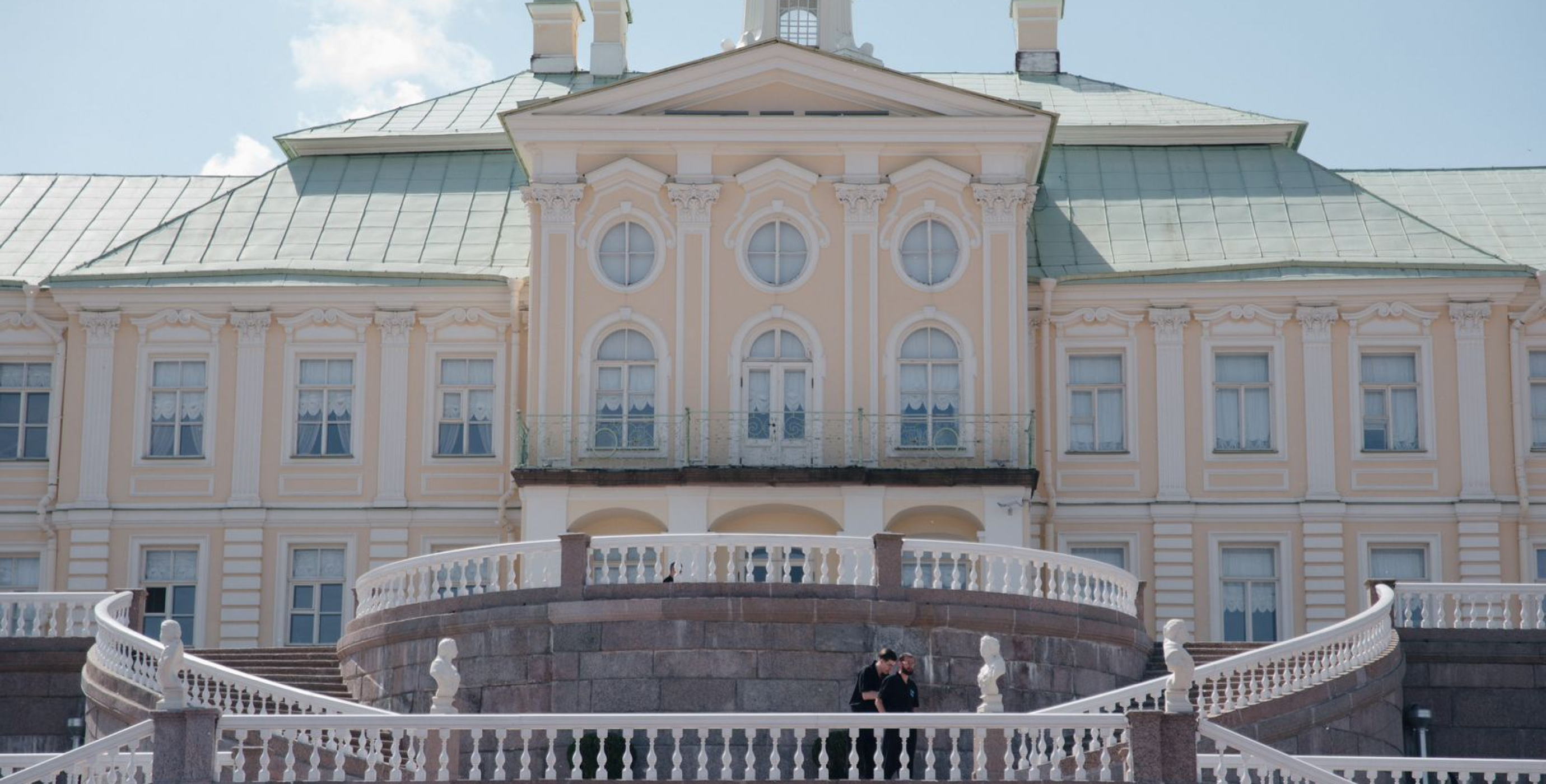 Валерий Гергиев и Мариинский театр провели специальную программу в  музее-заповеднике «Петергоф» | BURO.