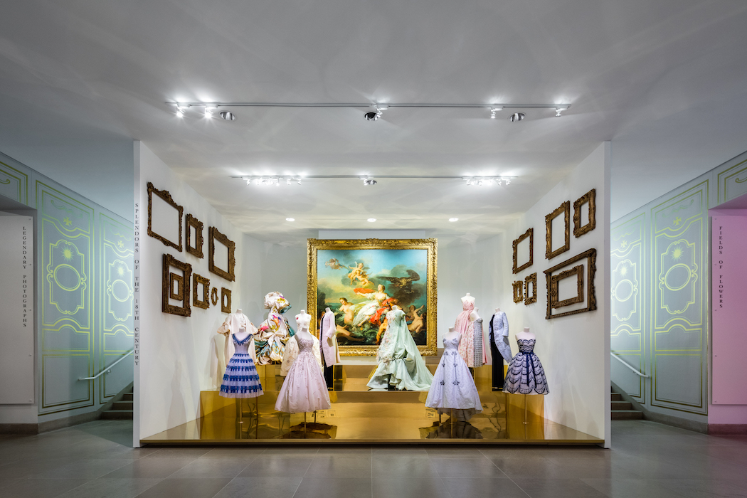 В Музее искусств Далласа открылась выставка Dior: From Paris to the World (фото 1)