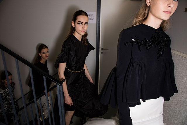 Что говорит нам о судьбах кутюра новая коллекция haute couture Christian Dior (фото 8)