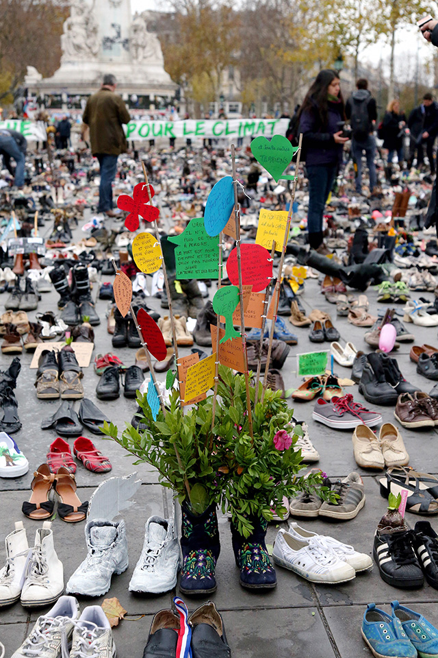 Парижане устроили "обувной" протест (фото 2)