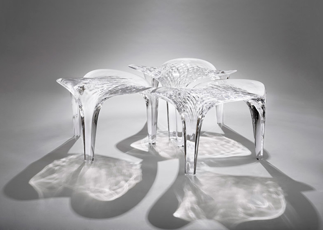 Мебель из жидкого стекла от Захи Хадид (фото 1)
