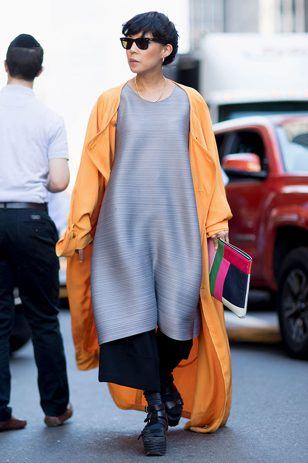Что носят на Неделе моды в Нью-Йорке: 7 часть (фото 13)
