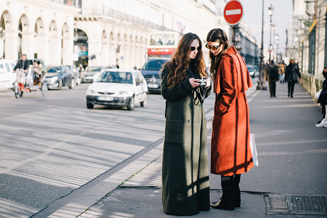 Неделя моды в Париже, осень-зима 2016: street style. Часть 5 (фото 12)