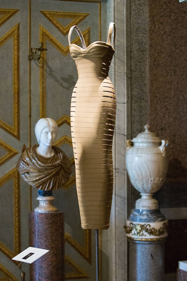 Высокая мода и скульптура: все подробности экспозиции Аззедина Алайи в Галерее Боргезе (фото 6)