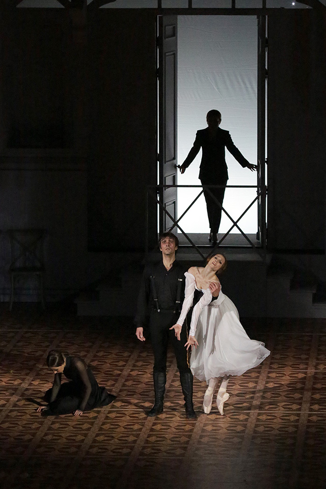 "Портрет, но не одного человека": балет "Герой нашего времени" в Большом театре (фото 2)