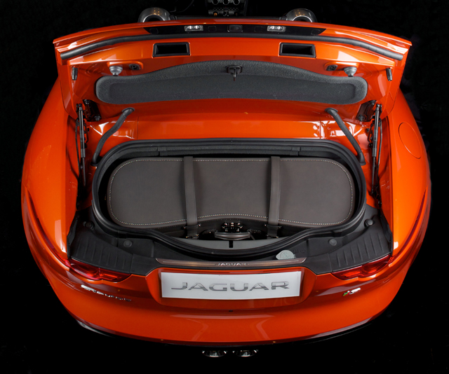 Объект желания: чемодан Moynat для Jaguar F-Type (фото 1)