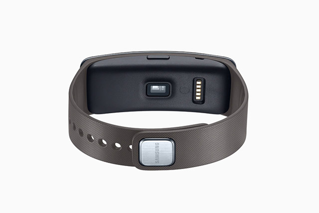 Объект желания: новый фитнес-браслет Samsung Gear Fit (фото 2)