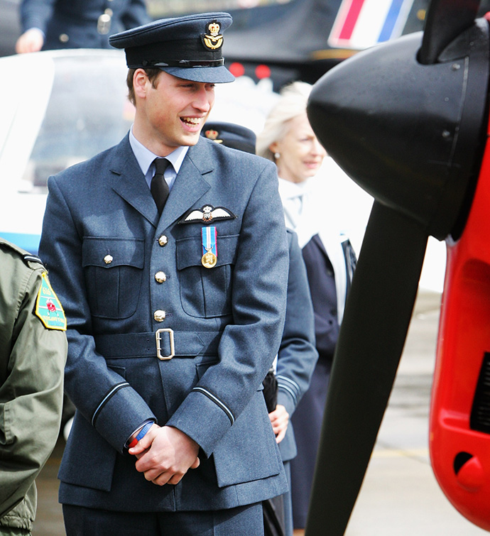 Принц Уильям оставил службу в ВВС Великобритании (фото 1)
