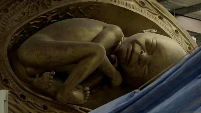 Скульптуры новорожденных Дэмиена Херста в Катаре (фото 1)