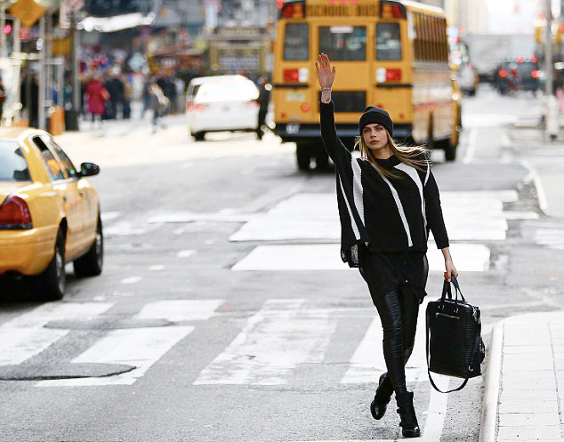 Кара Делевинь на съемках рекламы DKNY (фото 2)