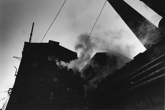 Заброшенные заводы в новой фотовыставке Дэвида Линча (фото 2)