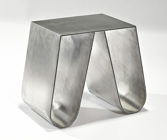 Невесомый стол от немецкого дизайнера Филиппа Кефера (фото 1)