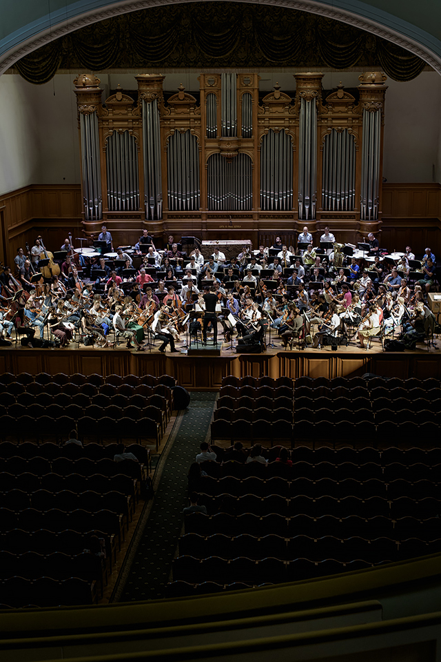 Как проходила репетиция концерта оркестра musicAeterna в Московской консерватории (фото 8)