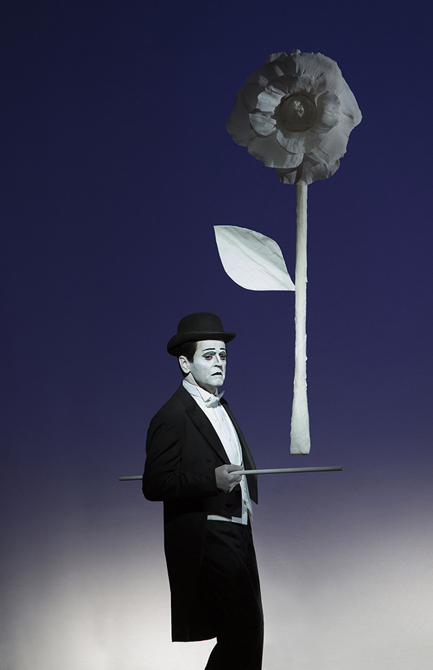 Giorgio Armani создал костюмы для постановки Михаила Барышникова «Письма к человеку» (фото 1)