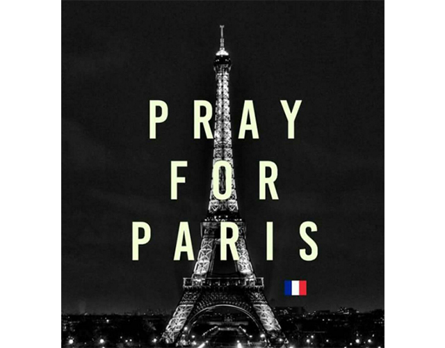 Картинки людей по всему миру в поддержку трагедии в Париже (фото 10)