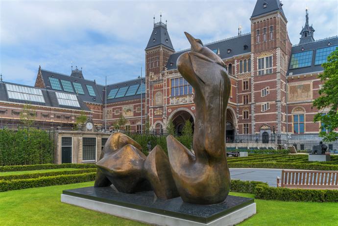 Выставка Генри Мура открылась в Амстердаме (фото 1)