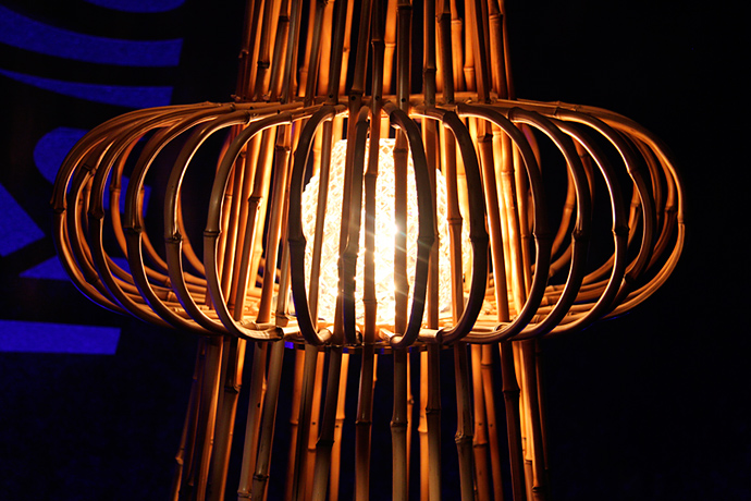 Настольная лампа Nave из бамбука и прозрачного хрусталя