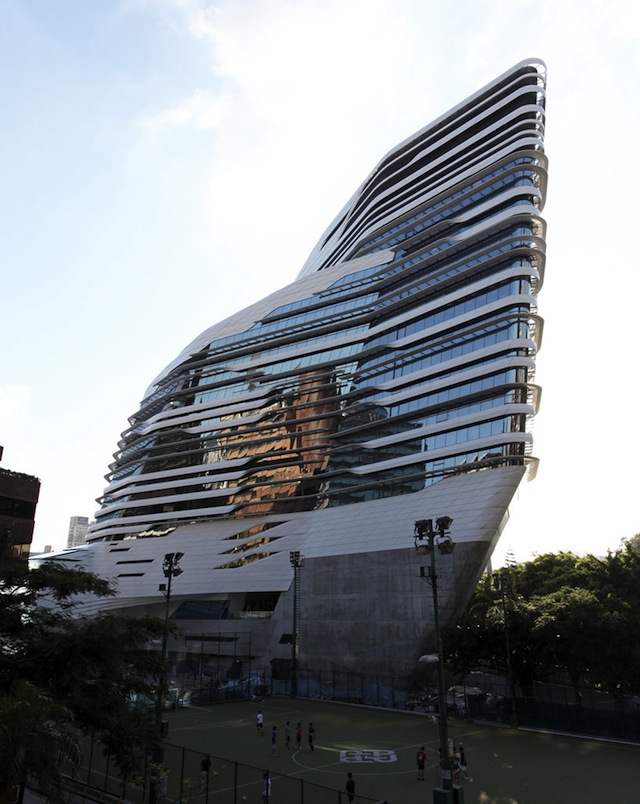 Заха Хадид построила первое здание в Гонконге (фото 3)